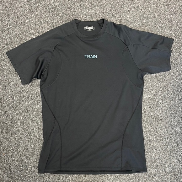 SUGOI Other - SUGOI Black Short Sleeve Tee
